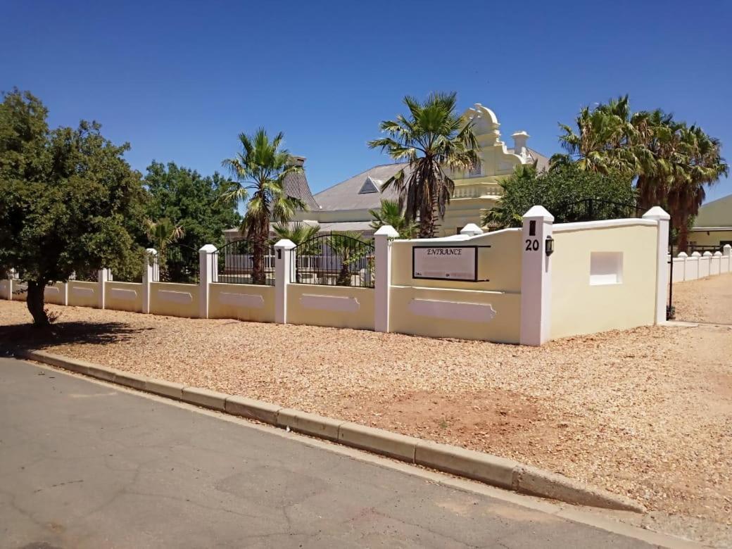 La Struzzo Boutique Hotel Ladismith Exterior photo